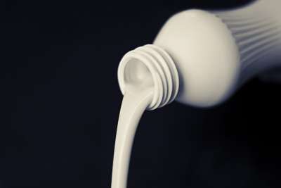 Правильное потребление молока и молочных продуктов также помогает предотвратить некоторые хронические заболевания, делает кости детей более крепкими