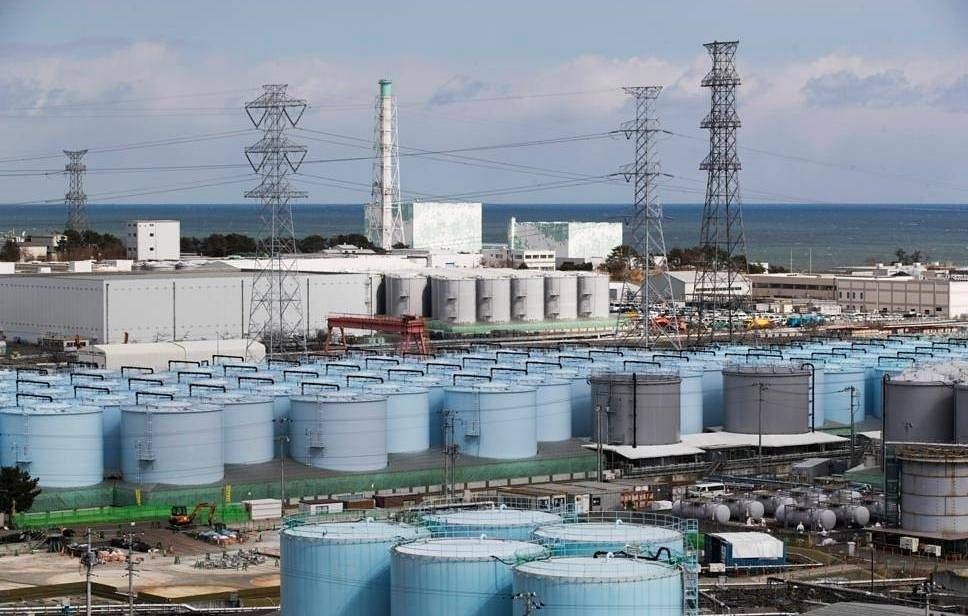 Резервуары с водой на АЭС "Фукусима-1". Фото: AP Photo/ Hiro Komae.