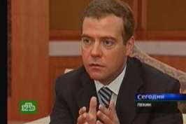 Медведев пообещал штрафовать врачей за плохую работу
