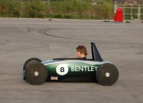 Электромобиль Bentley Continental DC победил в британской гонке Greenpower Corporate Challenge.