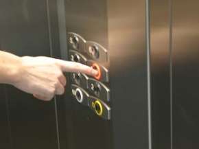 В европейских лифтах производства американской компании OTIS были обнаружены радиоактивные кнопки. Фото NEWSru.com