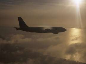 Самолет в облаках. Фото из открытых источников сети Интернет