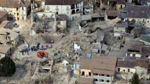 За 20 минут до приезда Папы Римского в Абруццо произошло землетрясение. Фото: РИА Новости