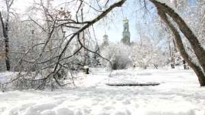 После 20-градусной жары в Екатеринбурге выпал снег. Фото: РИА Новости