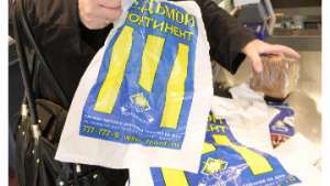 Полиэтиленовые пакеты в магазинах Москвы заменят на бумажные. Фото: РИА Новости