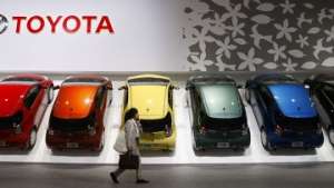 Автомобили Toyota iQ на автосалоне в Токио. Фото: РИА Новости