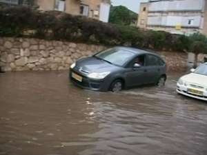 Сильное наводнение в Израиле привело к жертвам. Фото: Вести.Ru