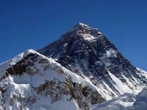 Гора Эверест. Фото Pavel Novak с сайта wikipedia.org