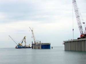 Шторм в Сочи: в море смыло часть строящегося порта. Фото: http://www.kaprs.ru/news/5/