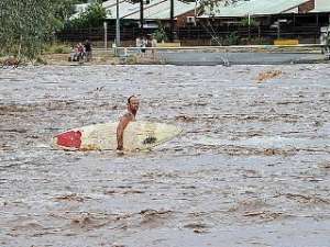 Семь человек числятся пропавшими без вести в результате сильного наводнения, обрушившегося на северные районы Австралии. Фото: http://www.ntnews.com.au/