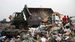 Работа ЕМУП &quot;Спецавтобаза&quot; в Екатеринбурге по утилизации бытовых отходов. Фото: РИА Новости