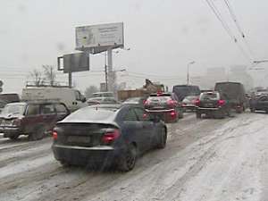 Снегопад вновь парализовал столичные магистрали. Фото: Вести.Ru