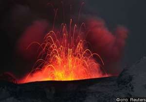 Вулкан Пакайя. Фото: Reuters c сайта http://zman.com