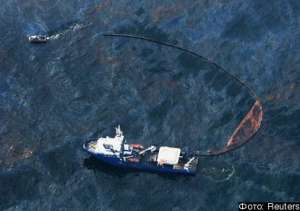 Разлив нефти в Мексиканском заливе. Фото Reuters с сайта http://zman.com