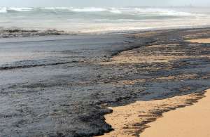 Нефтяные пятна на пляже. Архив. Фото: http://www.abc.net.au