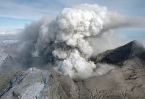 Кратер вулкана. Фото: http://publications.spo.ua