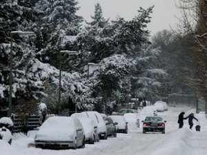 Обильные снегопады и оледенение на дорогах продолжают мешать нормальной работе транспорта в странах Западной Европы. Фото: http://reuters.com/