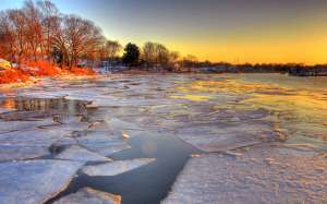Лед на реке. Фото: http://sunhome.ru