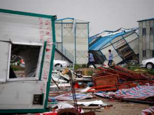 На юг Китая обрушились ливни, град и ураганный ветер: 17 погибших, 118 раненых. Фото: http://reuters.com/