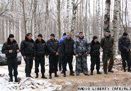 Неизвестные в масках напали на защитников Химкинского леса. Фото: http://www.svobodanews.ru