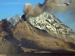 Камчатский вулкан выбросил пепел на высоту 10 километров. Фото: Вести.Ru