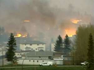 Около тысячи человек эвакуированы в Канаде из-за лесных пожаров. Фото: Вести.Ru