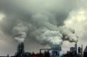 Вредные выбросы в атмосферу. Фото: http://www.bashinform.ru