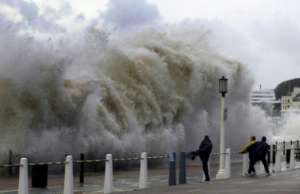 Тайфун &quot;Талас&quot;. Фото: http://www.mixnews.lv