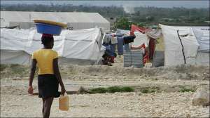 Палаточный лагерь на Гаити. Фото: Русская служба Би-би-си