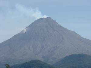 Вулкан на Камчатке выбросил пепел на высоту шесть километров. Фото: http://primamedia.ru