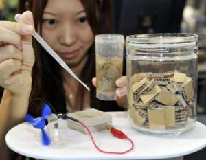 Японцы создали аккумуляторы, работающие на макулатуре. Фото: http://news.cnet.com