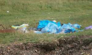 Пляжи в Приморье превращаются в мусорные свалки. Фото: Дейта.Ru