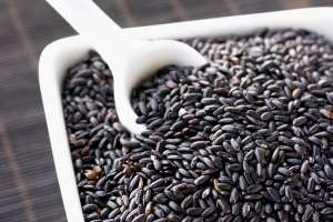 Нет, это не семечки, а чёрный рис — возможно, чудодейственный. (Фото Getty Images).