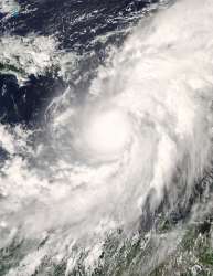 Ураган Омар (изображение NASA Earth Observatory).