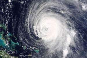 Тропический шторм у берегов Кубы. Фото: http://lb.ua/
