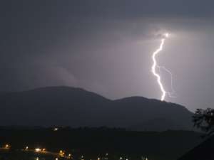 В штате Южная Австралия за сутки было зарегистрировано в общей сложности более 170 тысяч ударов молнии. Фото: http://www.globallookpress.com/