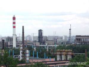  Нефтеперерабатывающий завод в Капотне расположен в непосредственной близости от жилой застройки. Фото: Greenpeace 