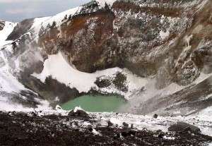 Действующий вулкан Эбеко. Фото: http://www.rgo.ru