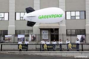 Активисты Гринпис требуют финансовой ответственности от ядерной индустрии. Фото: Greenpeace