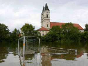 Европейское наводнение продвигается на север Германии. Фото: Reuters
