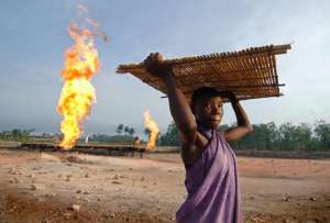 Shell заявила об взрыве на крупнейшем нефтепроводе Нигерии. Фото: pixanews.com
