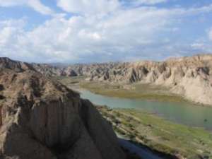 Результаты исследования показали, что Хуанхэ переносит большое количество осадка из северного Тибета в пустыню Му-Ус и далее – это доказывает, что река поставляет значительный объем материала для лессового плато. (Фото: Royal Holloway University)