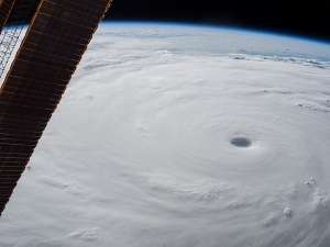 Тайфун «Соуделор» NASA Johnson