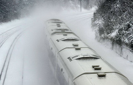 Фотофакт: Европу завалило снегом